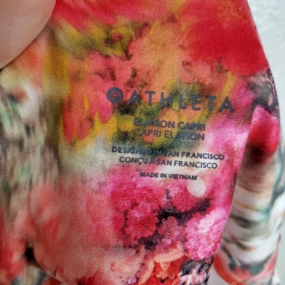 Athleta Elation Printed Capri Color Renewed Bloom Spring Pink sz L - Picture 8 of 8